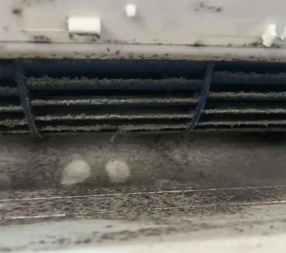 仪征空调吹的风有股烧焦味是怎么回事